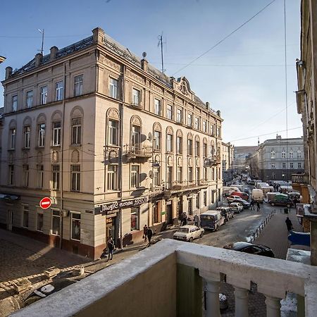 Apartment Teatralnaya Lviv Exterior photo