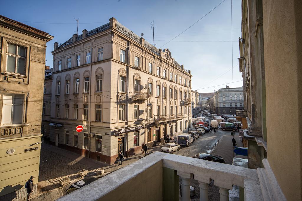 Apartment Teatralnaya Lviv Exterior photo